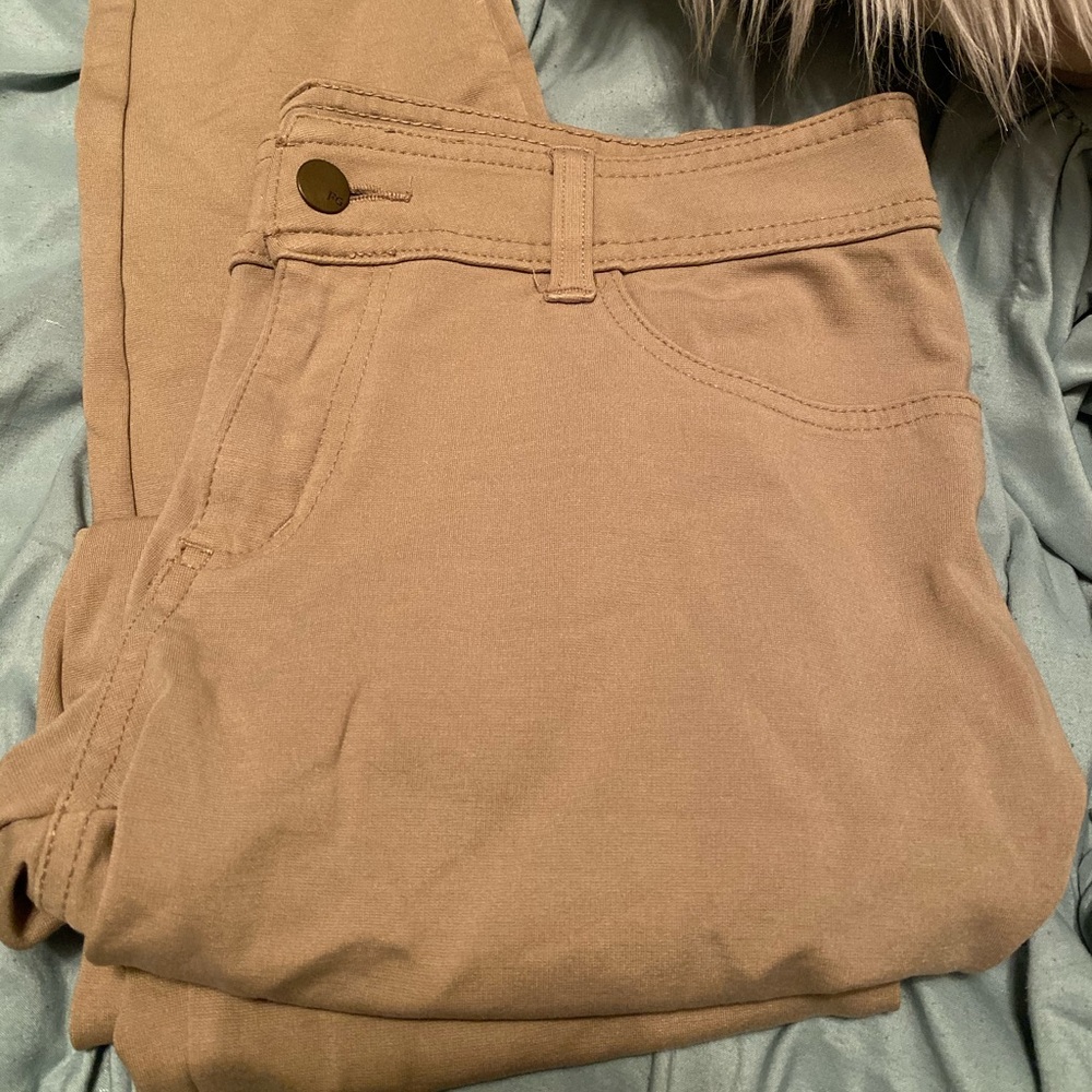 Button & Zip jegging style pants